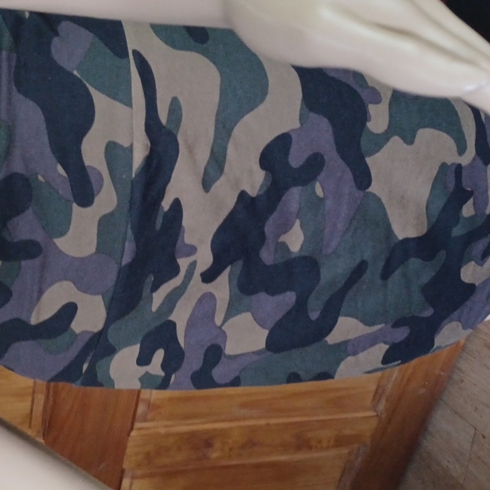 Falda - Picture 3 of 3